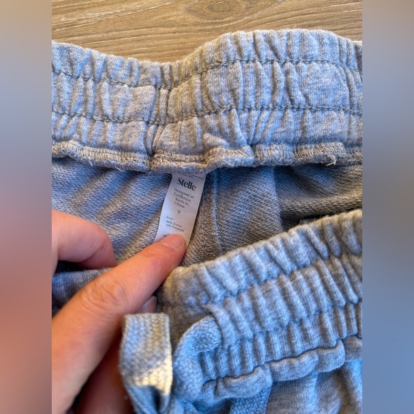 FREE w/Purchase 🩷 Light Gray Basic Drawstring Sweatpants with Pockets - Picture 2 of 3